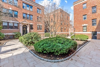 1990 Commonwealth Ave Unit 6, Brighton, MA 02135