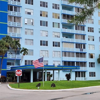 4001 Hillcrest Dr Unit 602-4, Hollywood, FL 33021