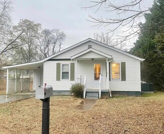 603 W Hobson St, Tuscumbia, AL 35674