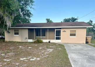 31900 Blanton Ln, Tavares, FL 32778
