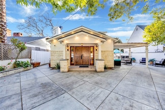 3815 Laurel Canyon Blvd, Studio City, CA 91604