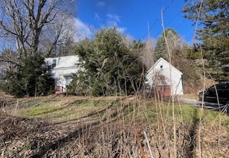 127 Kensington Rd, Hampton Falls, NH 03844