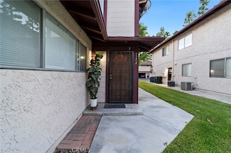 1172 W Calle de Las Estrellas Unit 3, Azusa, CA 91702