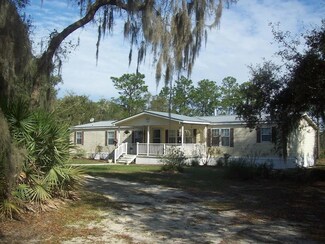 111 Parsley Ln, Hawthorne, FL 32640