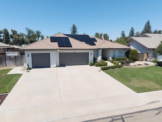 1430 E Laura Ct, Visalia, CA 93292