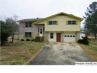 1219 Alpine Dr, Weaver, AL 36277