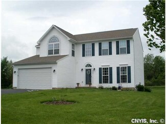 3249 Greenleafe Dr, Phoenix, NY 13135
