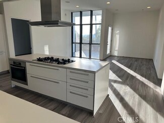 825 N Kings Rd Unit PH2, West Hollywood, CA 90069
