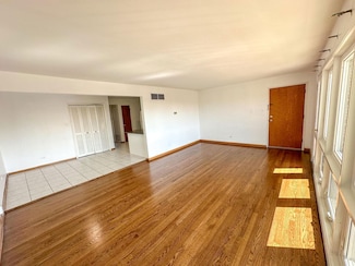 3154 W 93rd St Unit 1B, Evergreen Park, IL 60805