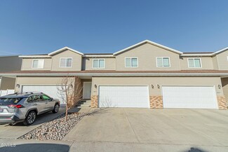 4265 Estate Dr S, Fargo, ND 58104