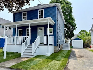 61 Poplar St, Danvers, MA 01923