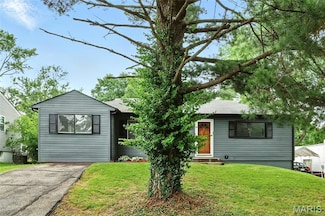 1005 Edgehill Dr, Saint Louis, MO 63135