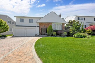 3188 Denton Dr, Merrick, NY 11566