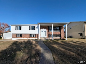 2865 Gatling Dr, Saint Louis, MO 63129