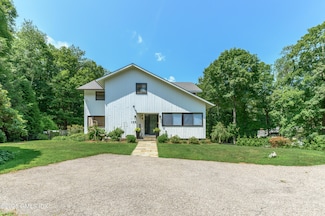 180 Riverbank Rd, Stamford, CT 06903