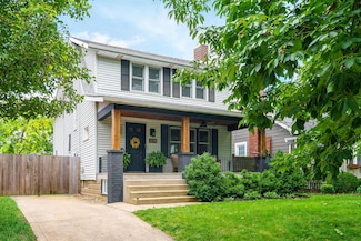 678 S Cassingham Rd, Columbus, OH 43209