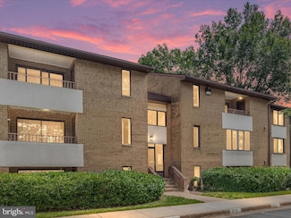 529 Florida Ave Unit T3, Herndon, VA 20170