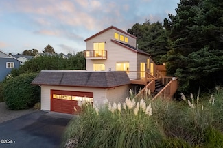 170 Division St, Depoe Bay, OR 97341