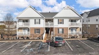 1023 Saravalle Dr, Saint Peters, MO 63376