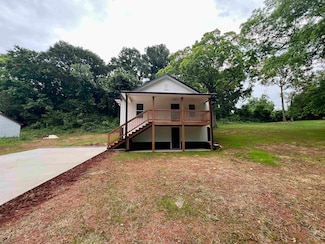 665 Old Whitney Rd, Spartanburg, SC 29303