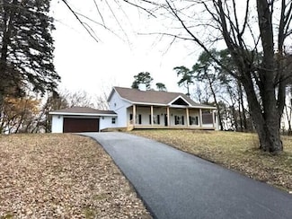 231 Lincoln Hills Dr, Valparaiso, IN 46385