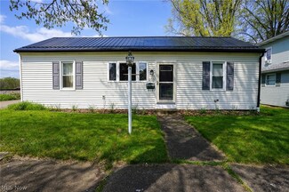 203 High St NW, Navarre, OH 44662