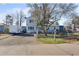 18944 NE Couch St, Portland, OR 97230