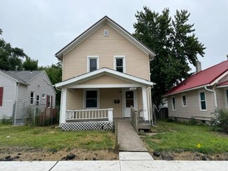 1020 Center Point Rd NE, Cedar Rapids, IA 52402