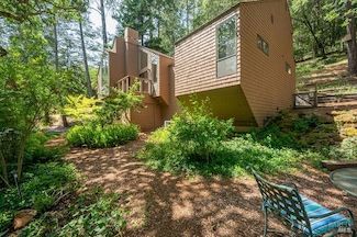 827 Wild Oak Dr, Santa Rosa, CA 95409