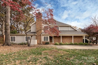 1827 Meadowood Ln, Charlotte, NC 28211