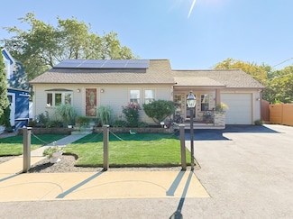 66 Boutelle St, Leominster, MA 01453