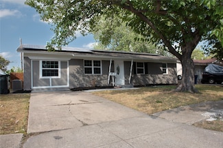 913 Rosewood Hills Dr, Garland, TX 75040