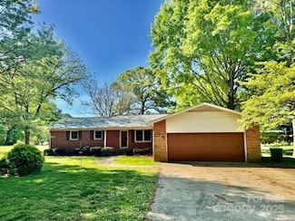 127 Edgeway Rd, Mooresville, NC 28117