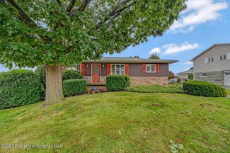 513 Shirley Ln, Dunmore, PA 18512