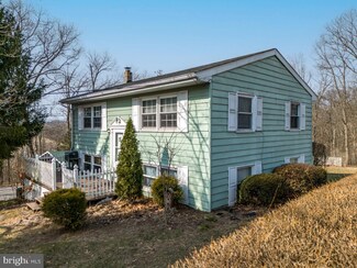 11571 Burkett Ln, Greencastle, PA 17225