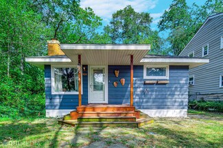 7424 Maple Ave, Gary, IN 46403