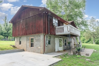 1205 Bloom Landing Rd, Charlotte, TN 37036