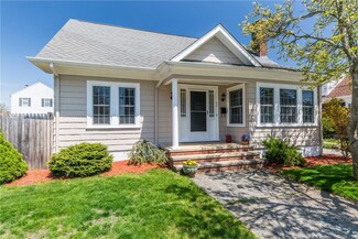 43 Brookwood Rd, Cranston, RI 02910