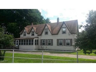 10 Beech St, Orono, ME 04473