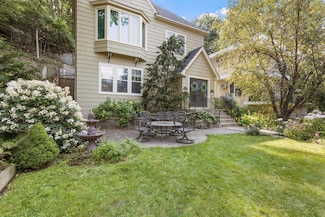 813 Kenwood Pkwy, Minneapolis, MN 55403