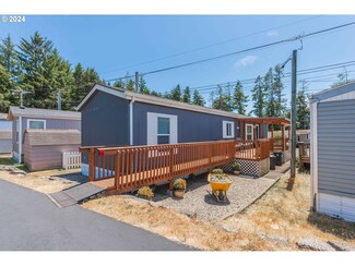 3290 Pacific Loop, Coos Bay, OR 97420