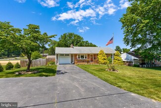 726 Market St, Mount Wolf, PA 17347