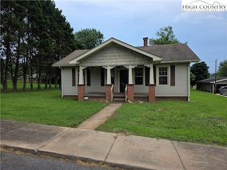 117 Hillcrest St, Jonesville, NC 28642