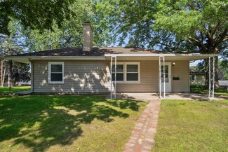 1183 E Ridgeway Ave, Waterloo, IA 50702