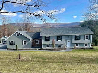 196 Glastenview Dr, Shaftsbury, VT 05262