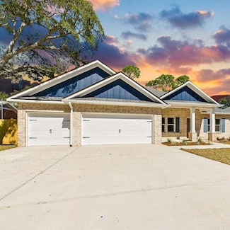 609 32nd St, Niceville, FL 32578
