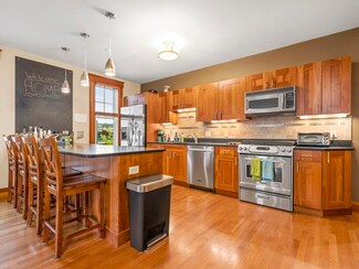 432 Norfolk St Unit 4H, Somerville, MA 02143