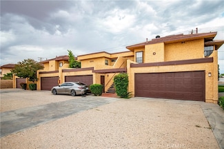 1521 W Avenue L Unit 4, Lancaster, CA 93534