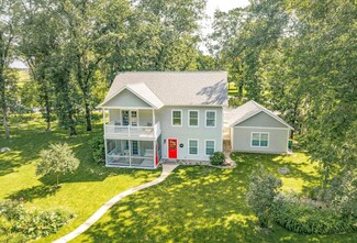 2102 Holiday Way, Okoboji, IA 51355