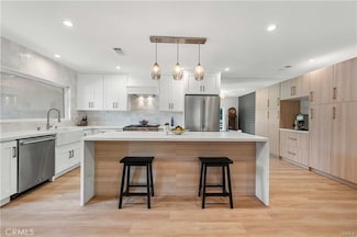 7600 Earldom Ave, Playa Del Rey, CA 90293